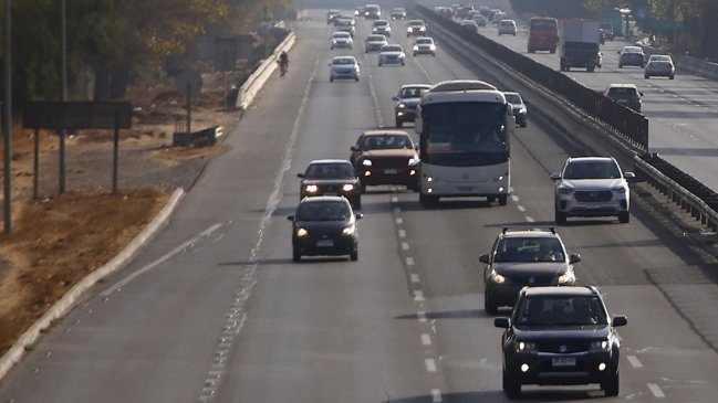 Recambio de turistas: Informan baja en la salida de veraneantes desde Santiago