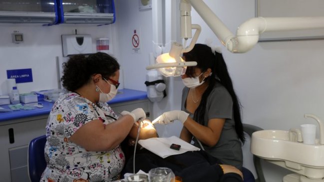 Estudiante de Odontología de Temuco denuncia que le impiden titularse