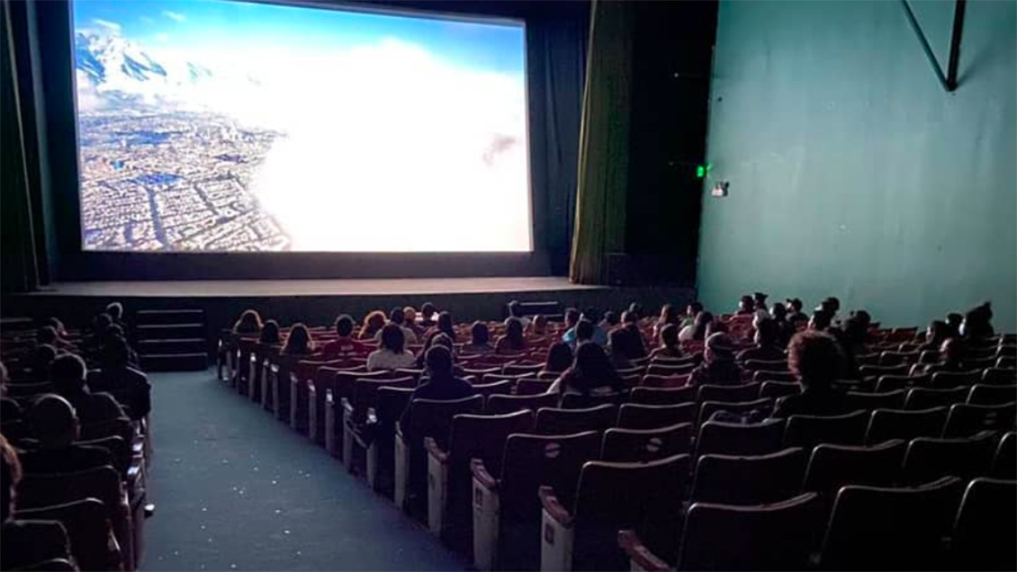 A casi un año de su cierre, este jueves reabren los cines en Chile