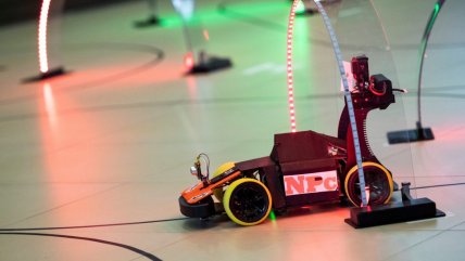   La curiosa competencia de autos robots en Hungría 