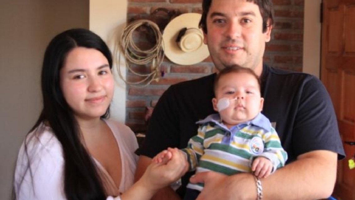 Curicó: Familia de un menor de tres meses de edad, busca conseguir el remedio más caro del mundo