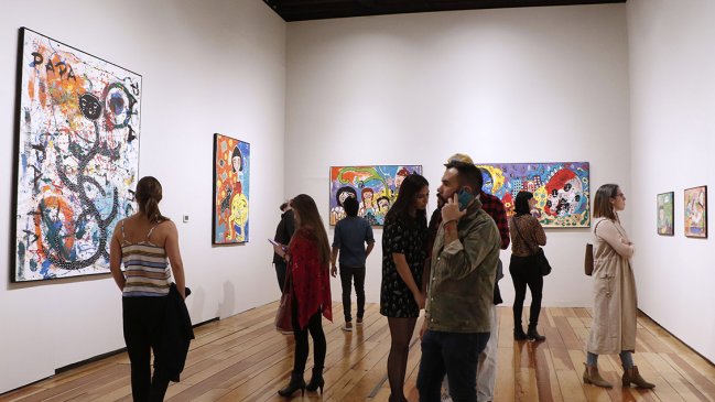 Autoridades culturales de México promueven e invitan a ver exposición de Mon Laferte