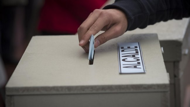 Voto anticipado y domiciliario o dividir el padrón: La propuesta del ColMed y sociedades científicas