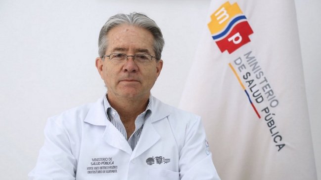Ecuador: Ministro de Salud renunció y viajó a Miami tras escándalo con vacunas
