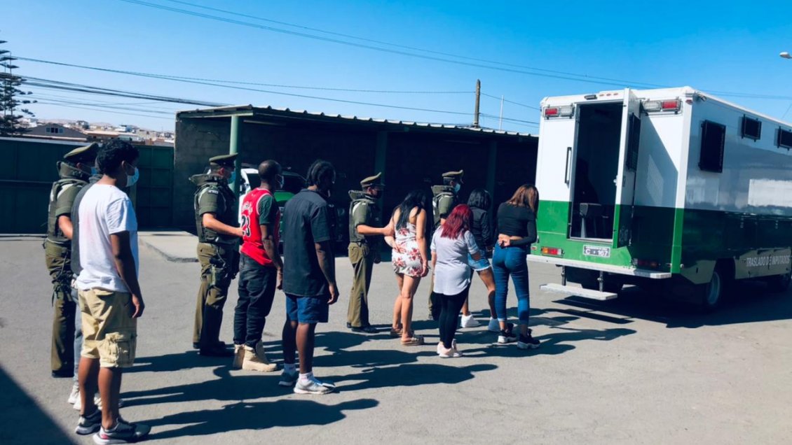 Más de 30 detenidos tras fiestas clandestinas en Iquique y Alto Hospicio
