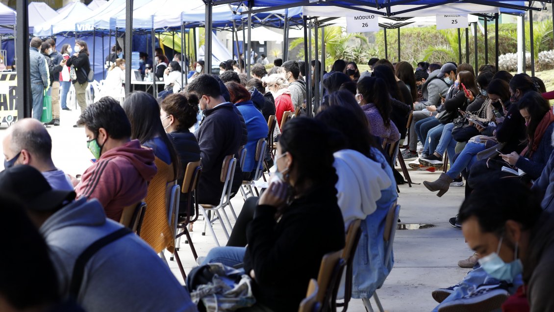 Segundo día consecutivo con retrasos en entrega de vacunas en la Región de Valparaíso