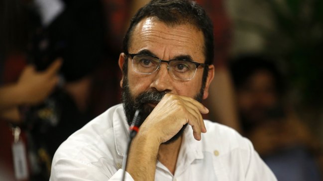 Ex diputado Hugo Gutiérrez no se presentó a formalización: Tribunal no lo pudo ubicar