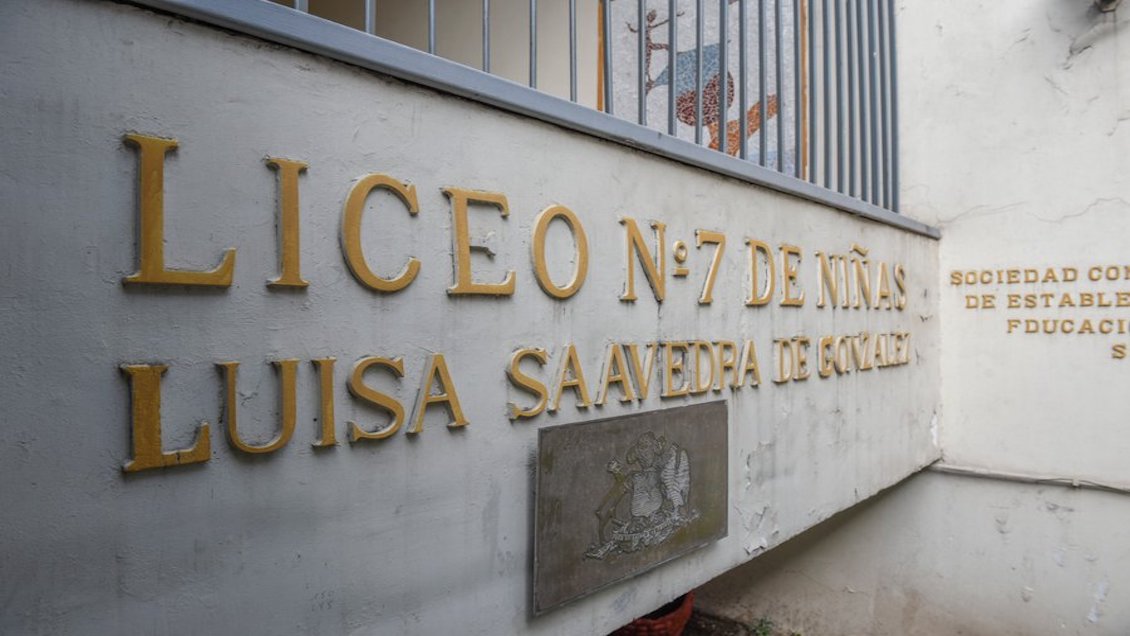 Este jueves el emblemático Liceo 7 de Providencia recibe a sus primeros alumnos varones