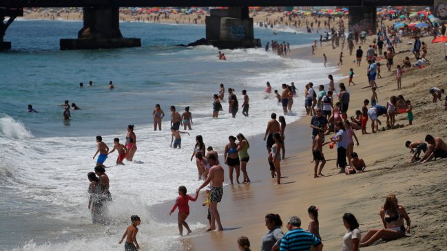 Asesora OMS adjudicó alza de casos en Chile al permiso de vacaciones: Sabíamos que esto iba a ocurrir