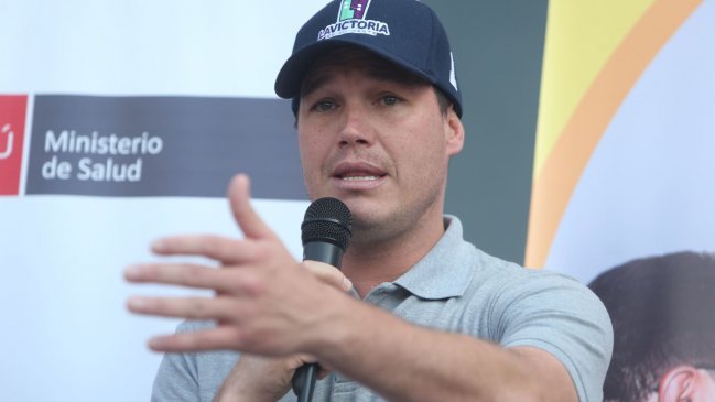 Candidato peruano rechaza su origen chileno y venezolano, pero no el alemán