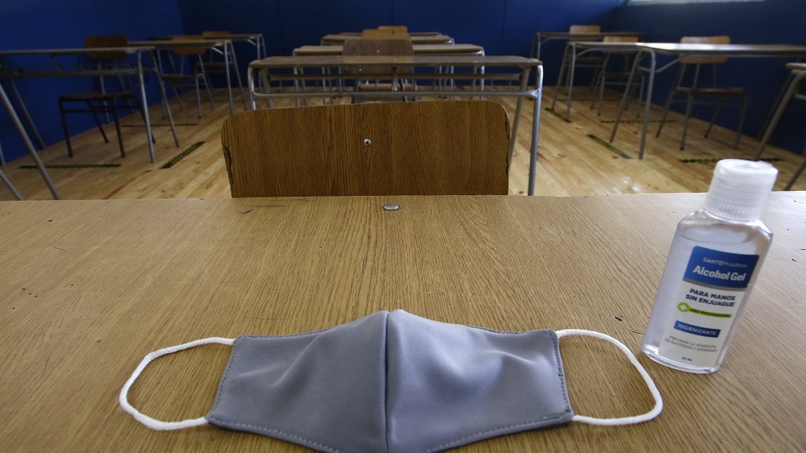 Colegio aplicó protocolo preventivo por contacto estrecho de Covid: 13 alumnas en observación