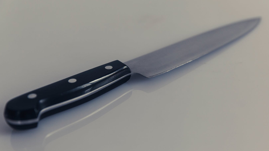 Detienen a hombre acusado de matar a puñaladas a su hijastro en Dalcahue