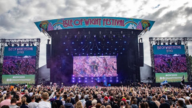 Festivales británicos pedirán certificado de vacunación y realizarán test rápidos