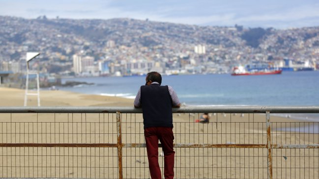 La mayoría pasa a cuarentena: 43 comunas del país retroceden en el plan Paso a Paso