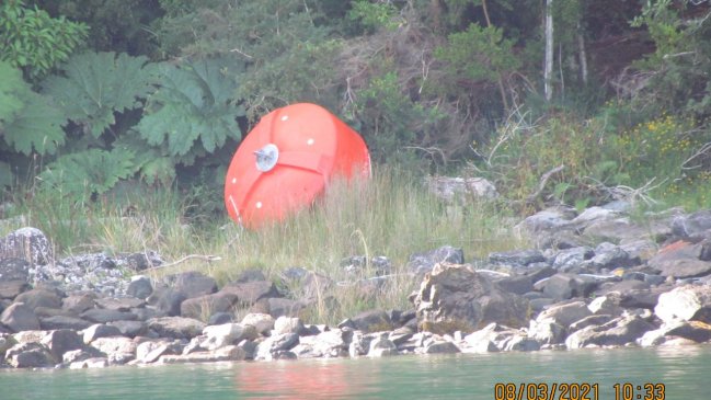 Contaminación en Aysén: Hallan desechos vinculados a la industria acuícola en playas de Cisnes