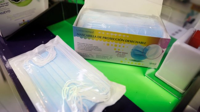 Profesores de Huasco denuncian entrega de mascarillas de mala calidad y alcohol gel vencido