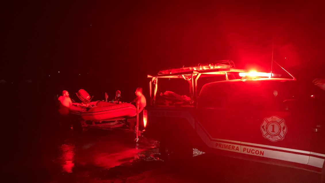 Bomberos encontró a persona extraviada que se ahogó en Lago Caburgua