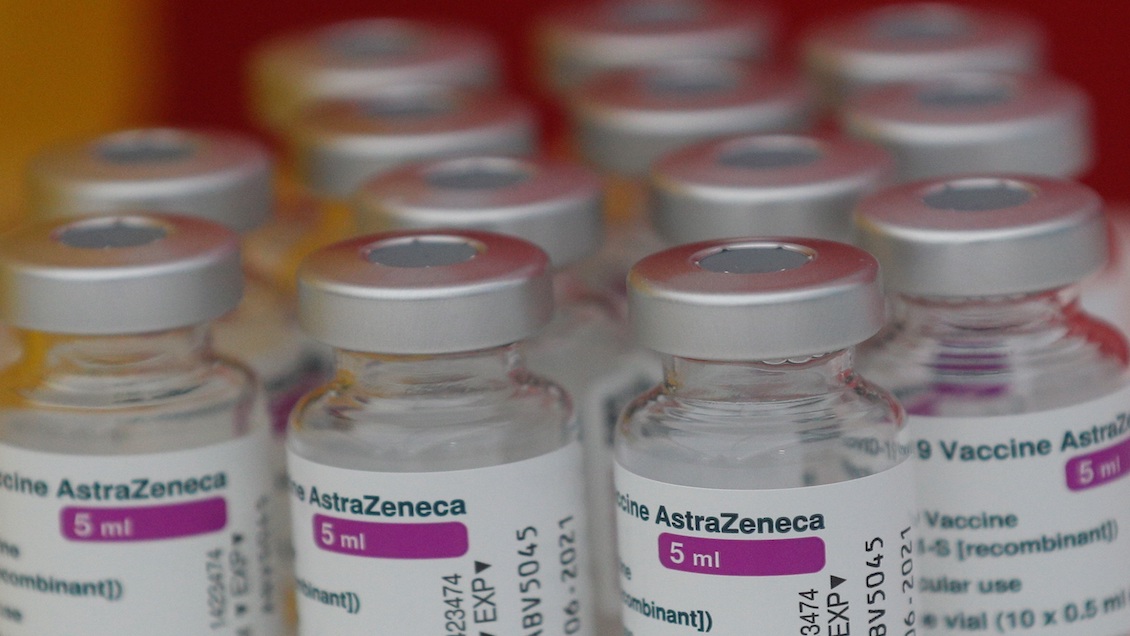 OMS: No hay que ceder al pánico, la vacunación con AstraZeneca debe seguir