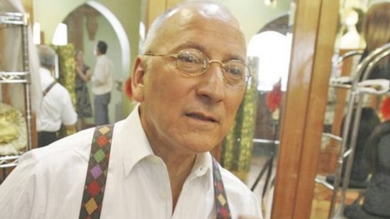 Estilista Patricio Araya participó en obra 