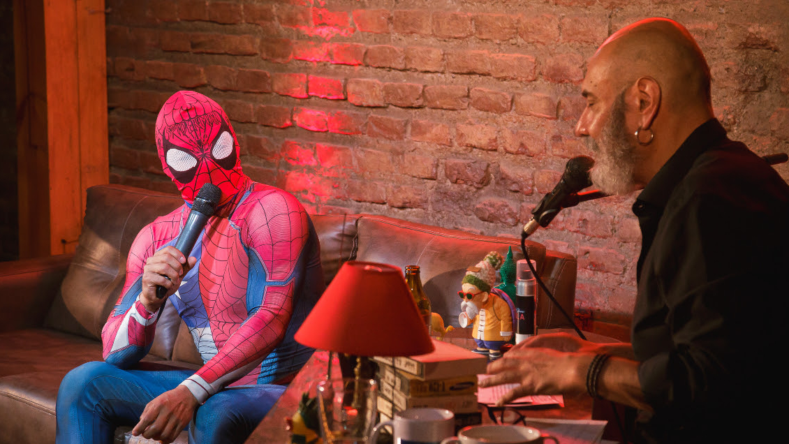 Comediante León Murillo estrena su propio late show