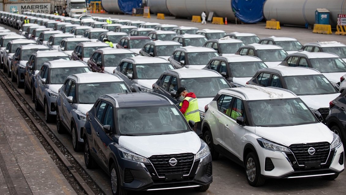 Mercado automotriz comienza su reactivación con llegada de más de 2.000 vehículos