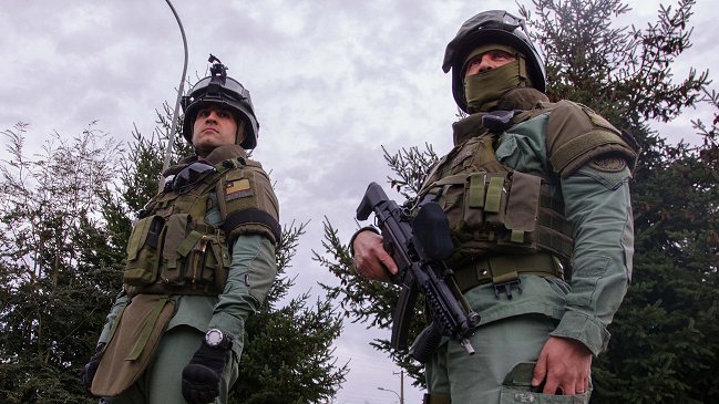 Quema de furgón y ataque a Carabineros marcan nuevos hechos de violencia en Arauco