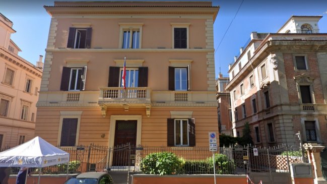   Cancillería investiga reunión en embajada chilena en Roma que desató brote Covid 