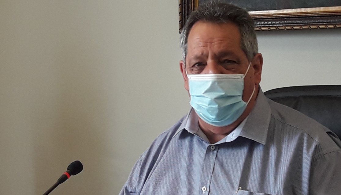 Alcalde de Chillán fue formalizado por desacato en caso de usurpación de aguas termales