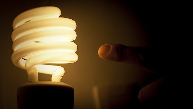 Cerca de 350 viviendas permanecen sin suministro eléctrico tras temporal de viento en Punta Arenas