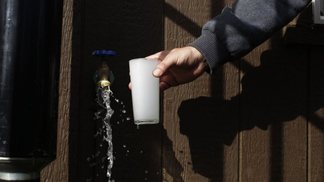Congreso aprobó garantizar uso prioritario del agua para consumo humano durante estado de excepción por catástrofe