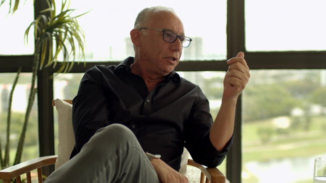 Mauricio Israel reaparece y revisa su pasado: 