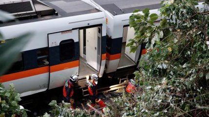 Casi 50 fallecidos dejó accidente ferroviario en Taiwán, considerado el peor en 40 años  