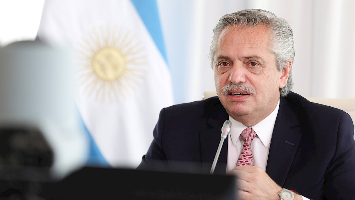 Alberto Fernández dio positivo a Covid-19, pero dice estar 