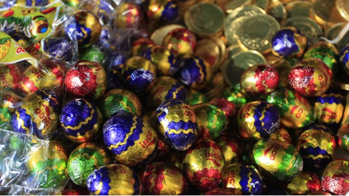 Expertos recomiendan comer huevitos de chocolate sólo el domingo para prevenir las caries