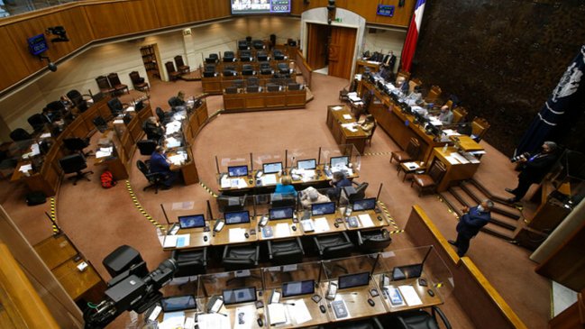 A contrarreloj, el Senado aprobó en general postergar las elecciones para mayo