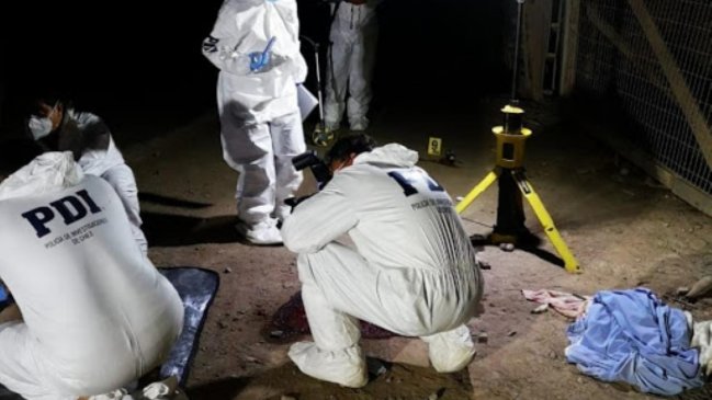 Mujer de 25 años y su hijo fallecieron tras caída de vehículo al Lago Ranco