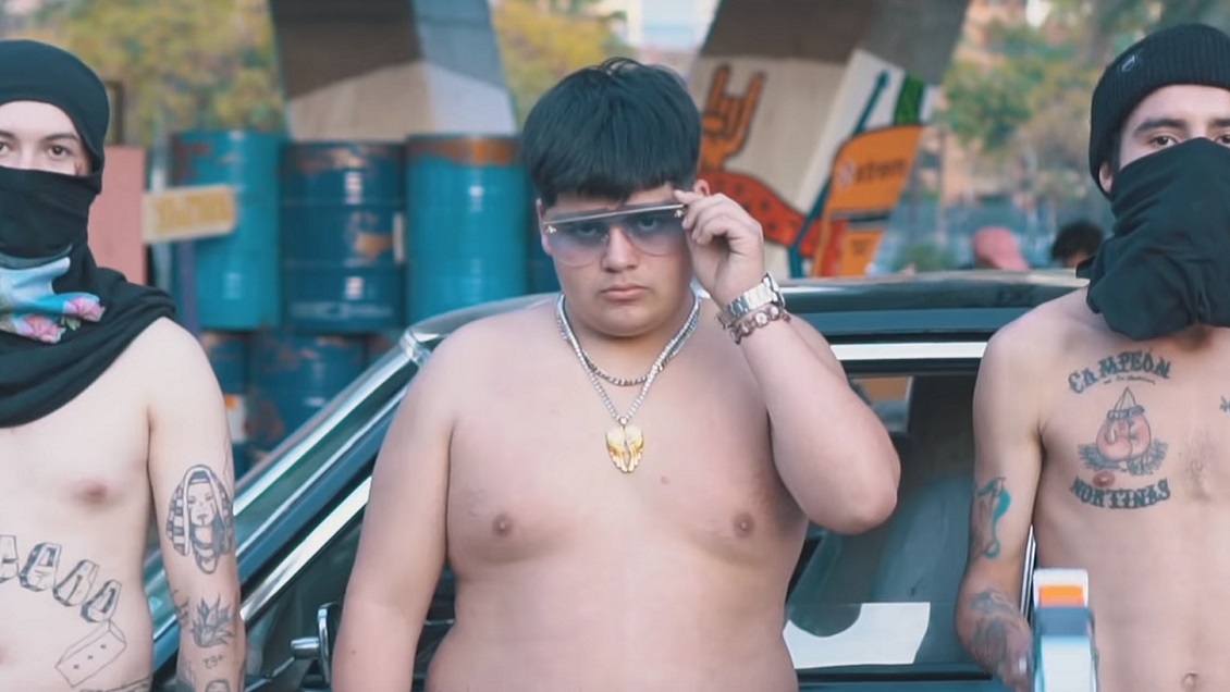 Cantante Kidd Tetoon fue detenido por reunión nocturna de 20 personas en su departamento