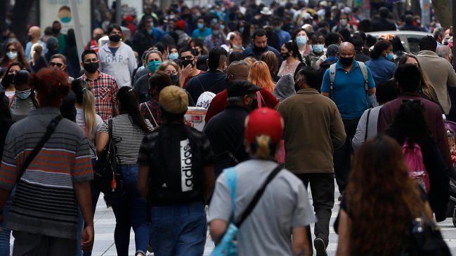 Banco Mundial: 2,3 millones de chilenos de clase media cayeron al borde de la pobreza en pandemia