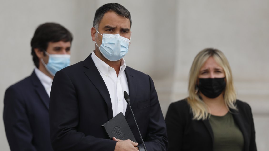 Tercer retiro: UDI urge al Gobierno a recurrir al Tribunal Constitucional esta semana