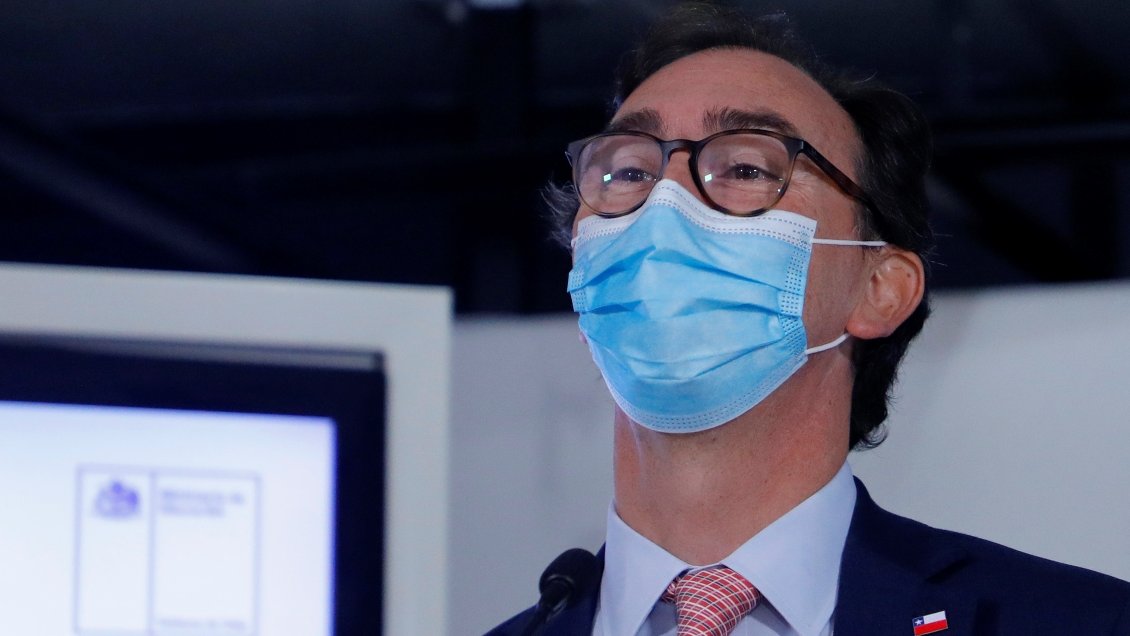 Ministro Figueroa: Solamente un 2,2 por ciento de colegios registró brotes de Covid-19