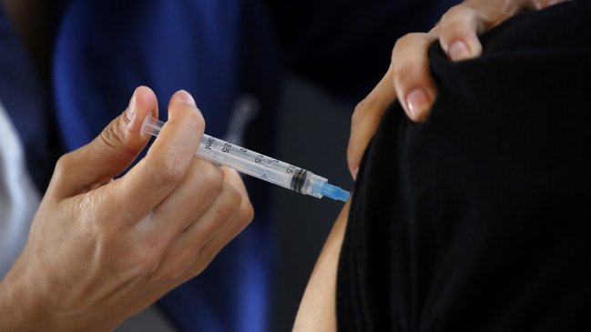 China estudia mezclar varias vacunas para aumentar eficacia ante el virus