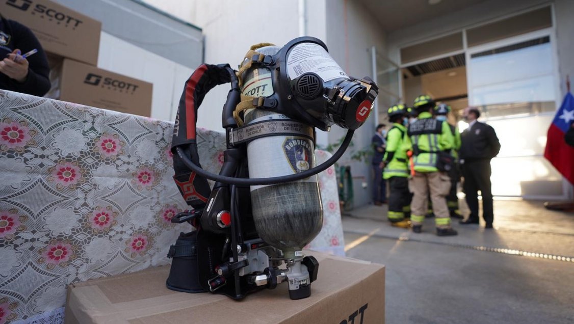 Bomberos de Ñuble renueva equipos e indumentarias para el 60% de sus voluntarios