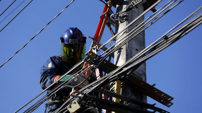 Reportan corte de luz en varios sectores de Iquique