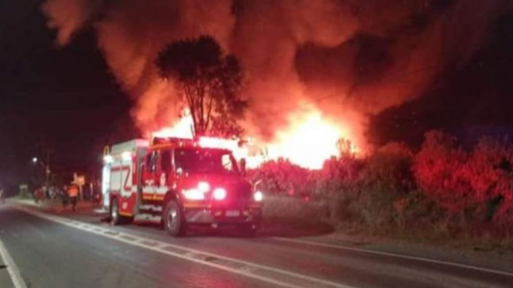 Incendio consumió iglesia en Padre Las Casas: Se investiga presunta intencionalidad