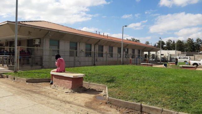 Mujer no alcanzó a llegar a Cesfam y, entre aplausos, dio a luz en la vía pública