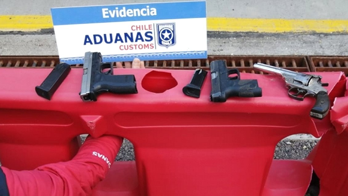 Drogas, armas y munición fueron abandonadas a metros de control fronterizo en Los Libertadores