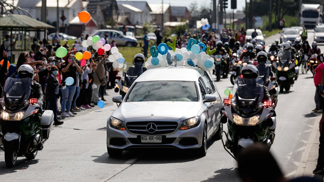 Madre de Tomás Bravo recibió el cuerpo de su hijo tras casi dos meses de espera