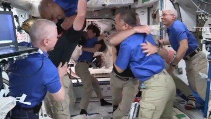   Cuatro astronautas llegaron a la Estación Espacial Internacional en cápsula reutilizable de SpaceX 