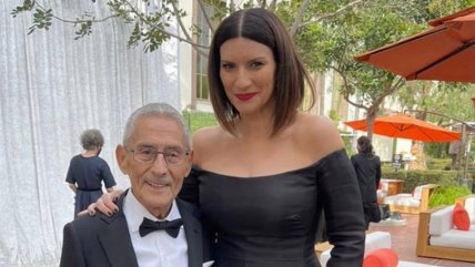   Laura Pausini también posó con don Sergio de 