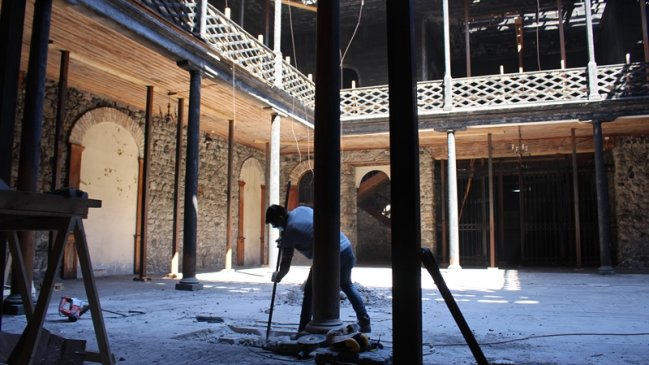 Con trabajos de mecánica de suelos avanza la restauración del edificio de la Ex Aduana de Iquique